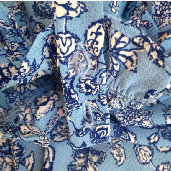 🆕  Cold Shoulder Sm - Picture 3 of 7